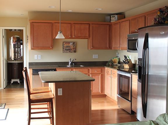 3rd image of 1464 Packwood Ave