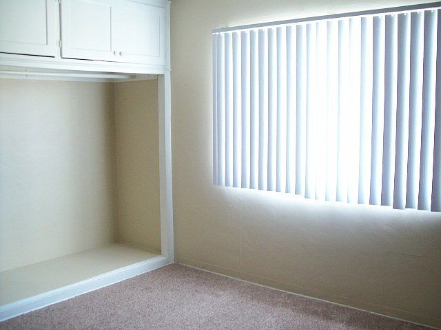 2nd image of 1027 E 7th St #7