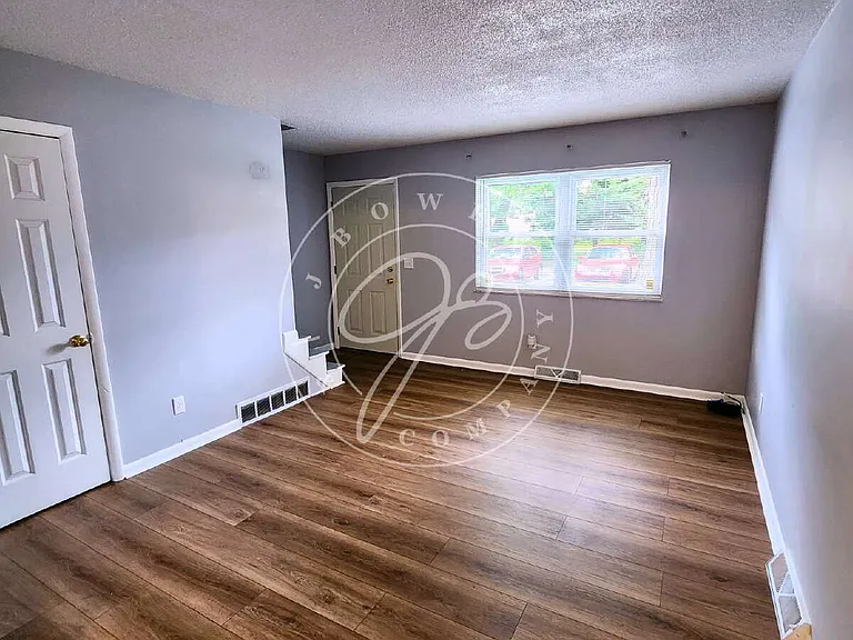 1719 W Bancroft St #D — Photo 7