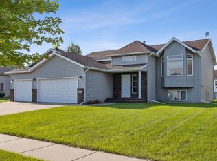 4216 34th Ave S, Fargo, ND