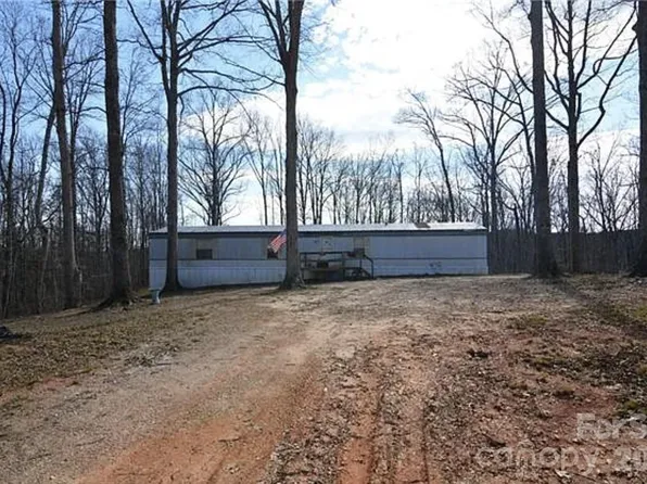 2030 Kisatchie Dr, Hickory Grove, SC 29717