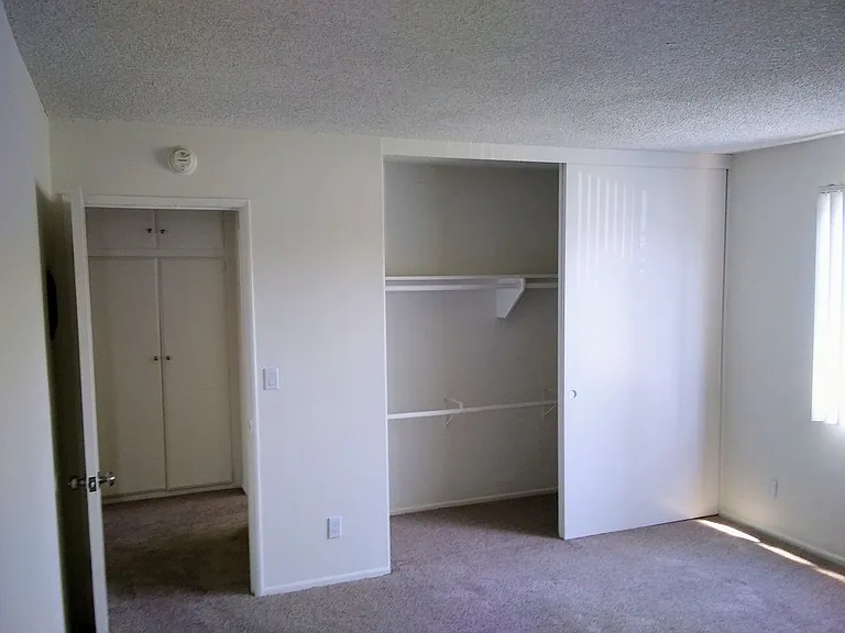 Tustin Villas — Photo 28