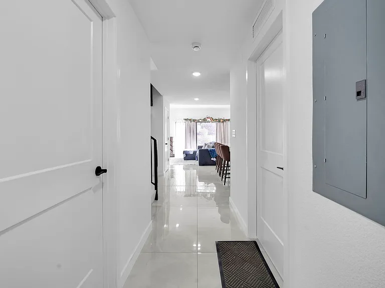 415 NW 13th Ct — Photo 7