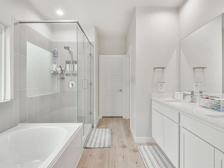 14226 Lake Lodge Dr — Photo 18