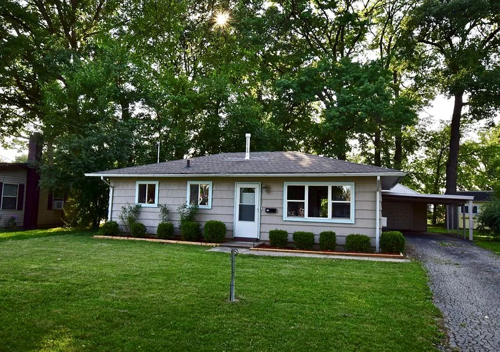 831 Daffodil Dr photo 1