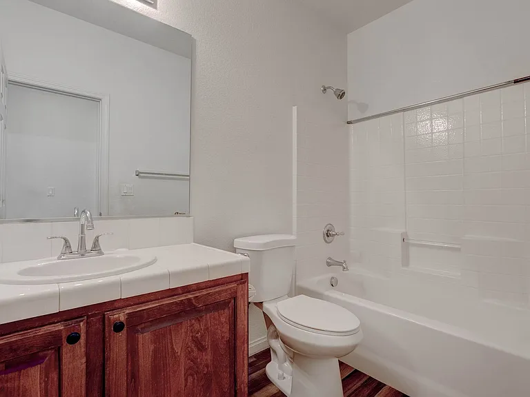 985 Noah Valley St — Photo 5