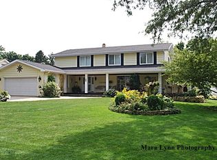 35W813 Highview Ct, St Charles, IL 60175