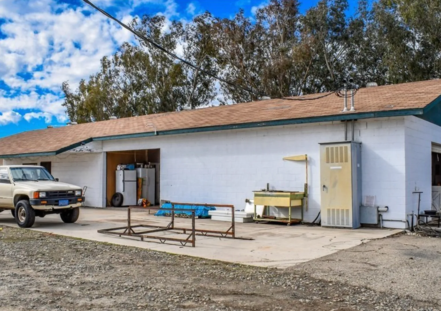 3 bed, 3000 sqft, $1,500 — Photo 1