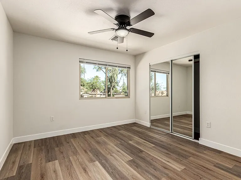 1538 E Laurel Ave — Photo 21