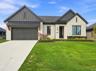 13843 Quail View Dr, Washington, MI 48094