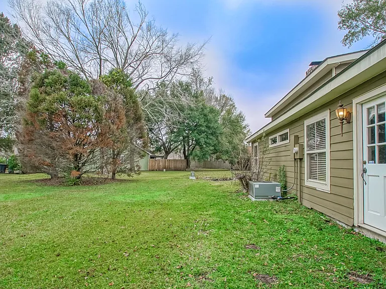 7634 Oakmount Dr — Photo 22