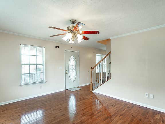 2nd image of 1542 Cora Dr