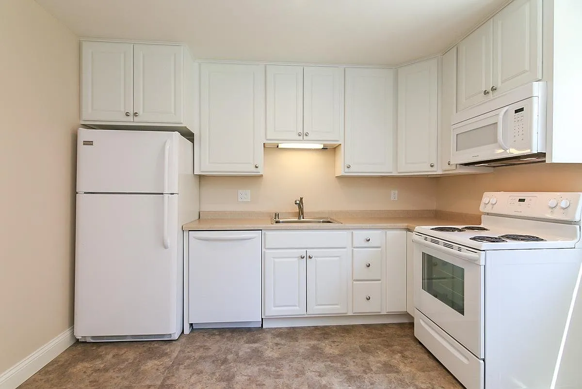 2 bed, 1000 sqft, $1,395 — Photo 3
