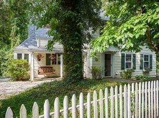 247 Chestnut Hill Rd, Stamford, CT 06903