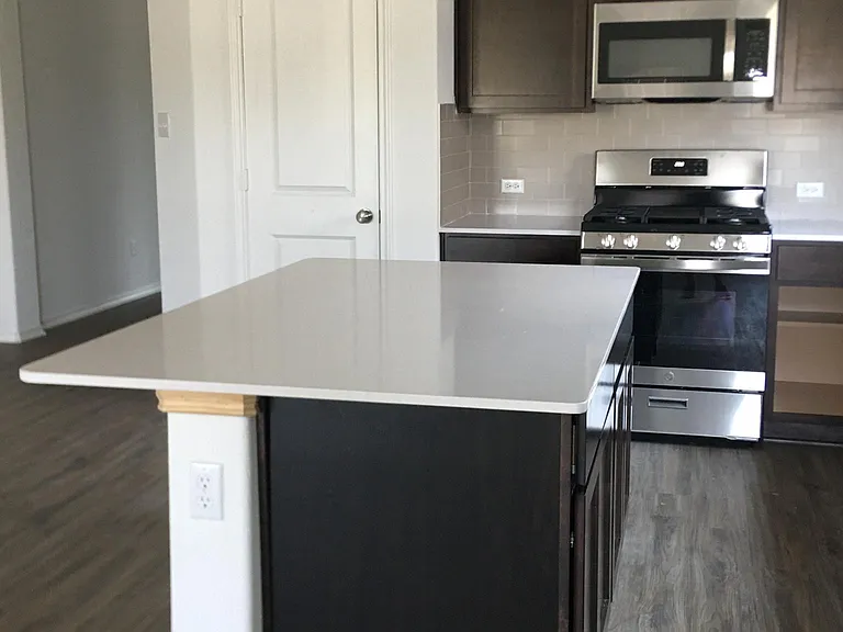 306 Montego St — Photo 9