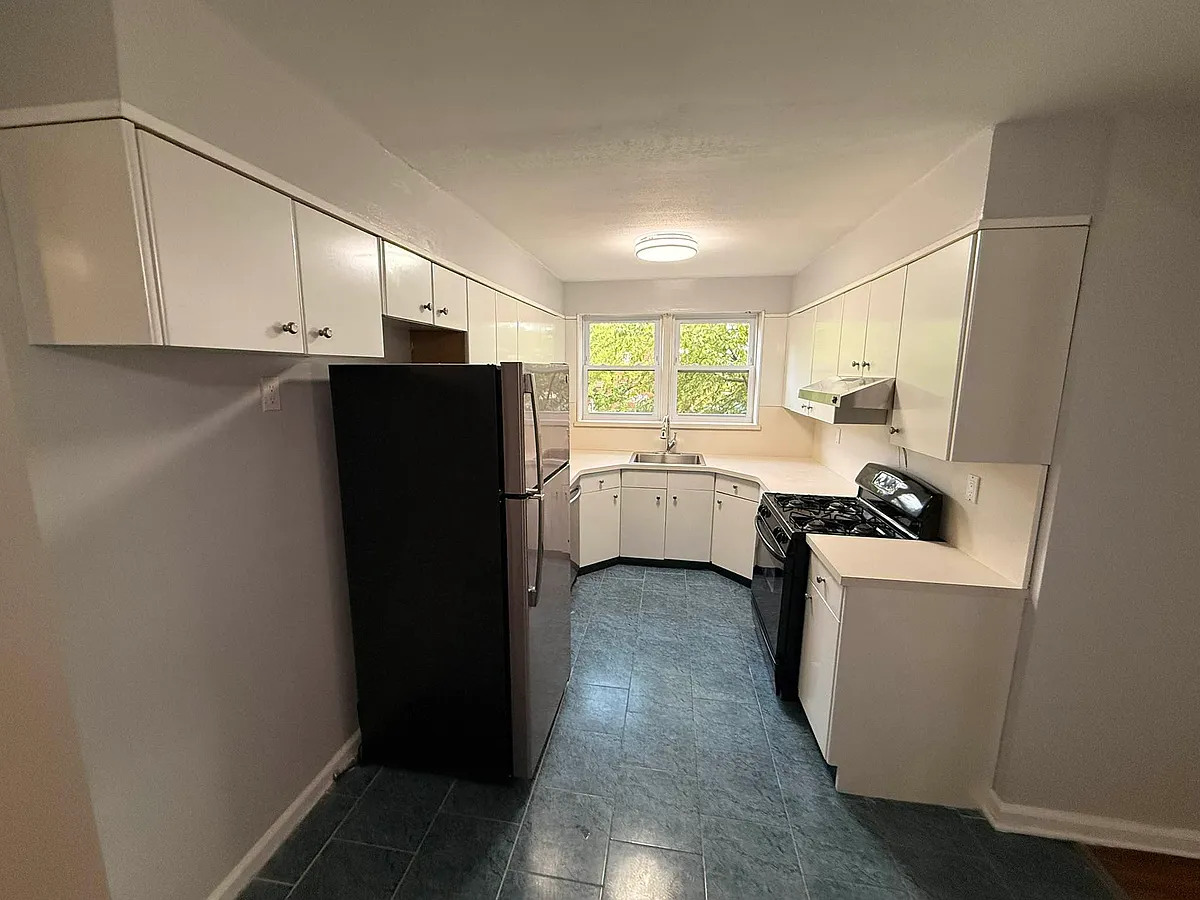 Building Photo - 1158 E 58th St #2