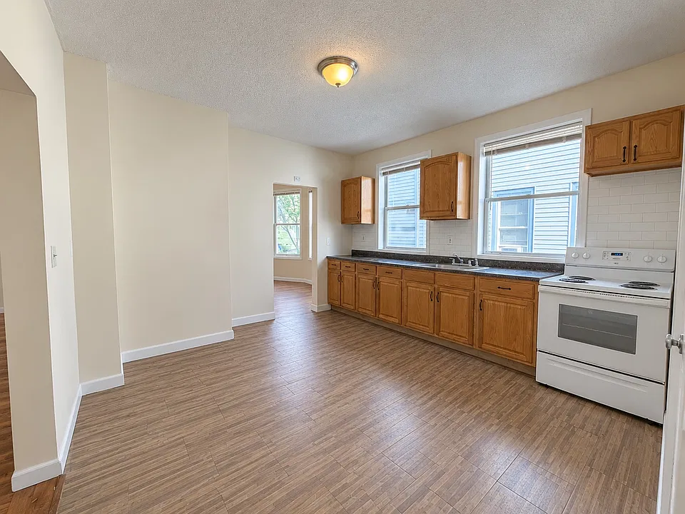 34 Wolcott St #1