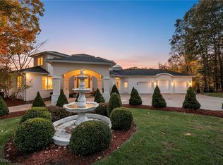 8709 Deer Creek Dr, Broadview Heights, OH 44147