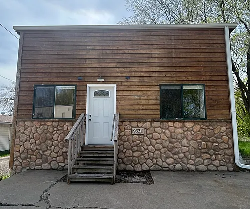 9631 Main St Photo 1