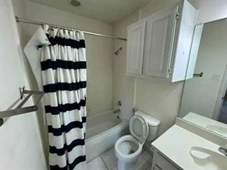 1100 Hunters Creek Dr — Photo 32