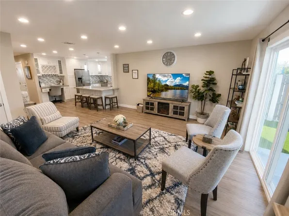 401 Eton Dr, Burbank, CA 91504