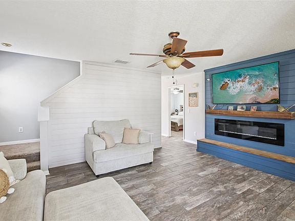 3rd image of 8708 Persea Ct