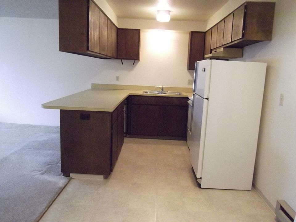 2nd image of 105 37th St APT 5