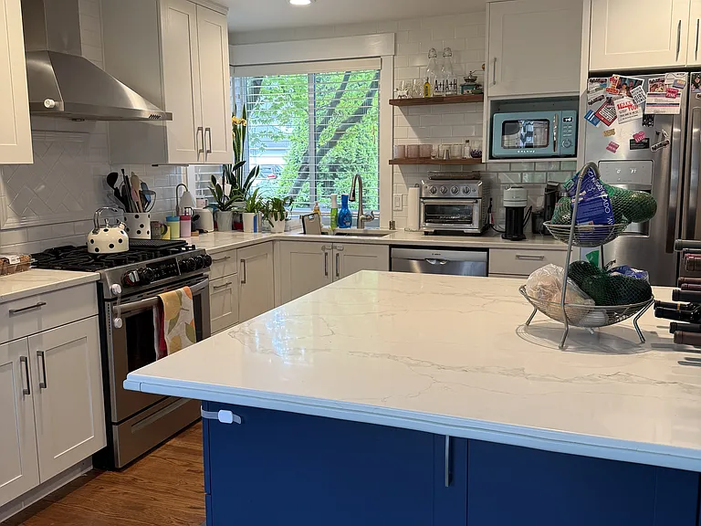 24238 SE 44th St — Photo 11