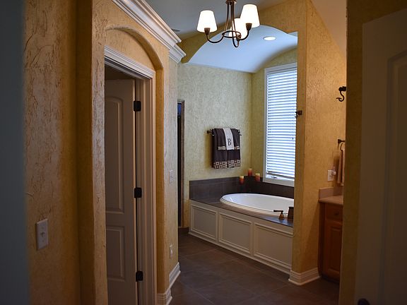 5th image of 11816 Hanley Dr