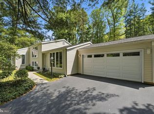 10929 Howland Dr, Reston, VA 20191