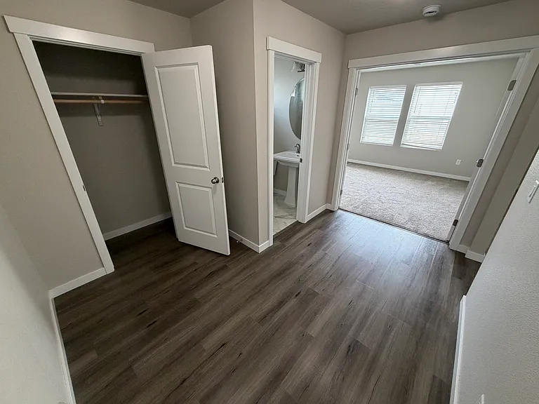 960 SW Raelynn St — Photo 19