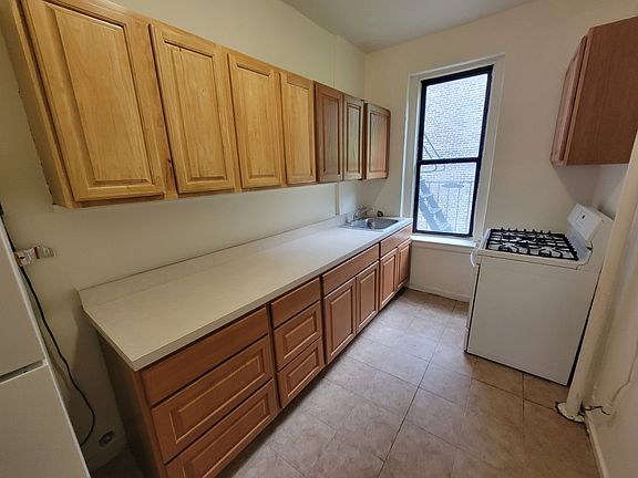 5th image of 3806 Bailey Ave APT B10