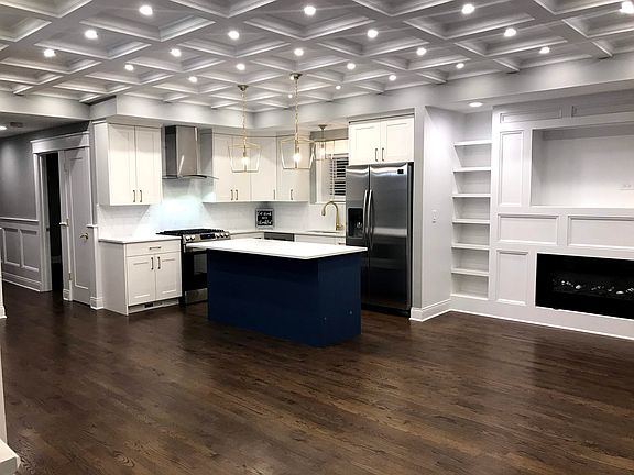 2nd image of 5824 S Oak Park Ave