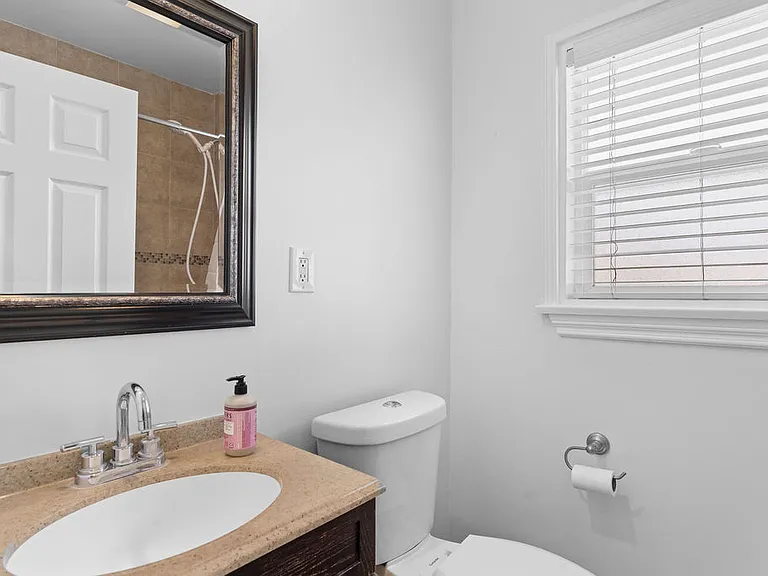 2109 N Valley St — Photo 11
