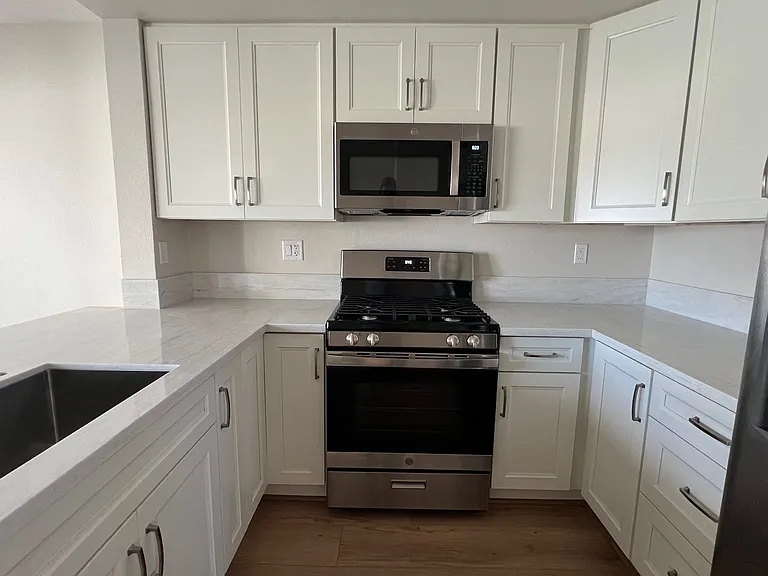 4445 Mistral Pl — Photo 13