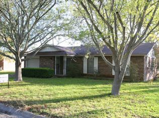 107 E Edgewood Dr, Comfort, TX 78013