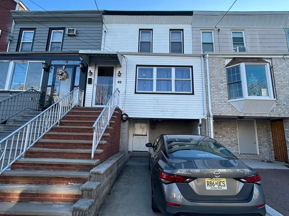 46 E 44th St, Bayonne, NJ 07002