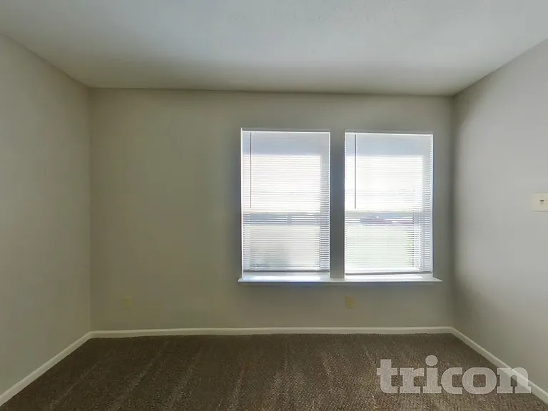5753 N Jamestown Dr — Photo 17