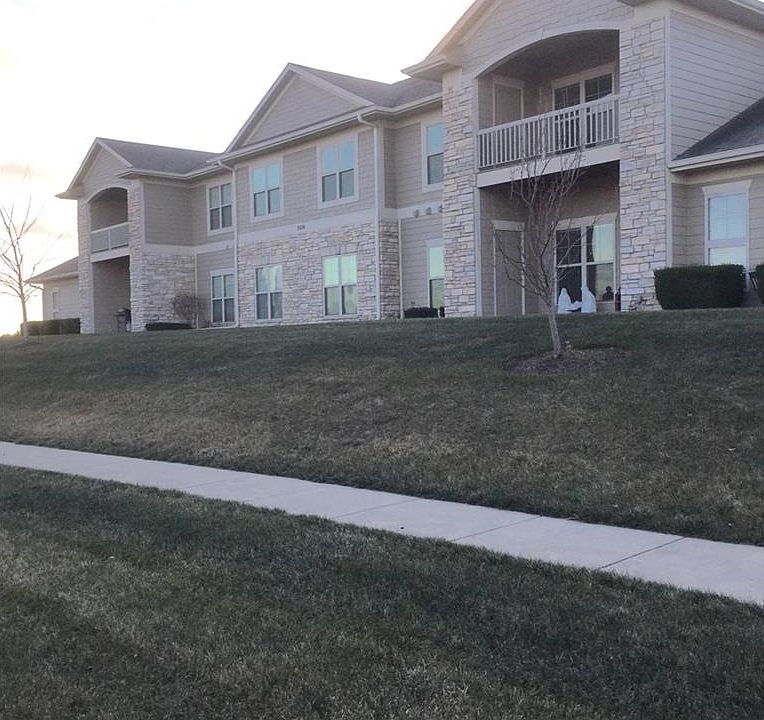1st image of 2606 NE Oak Dr Unit 7