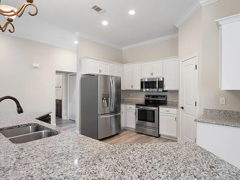 725 Upper Heron Way — Photo 9