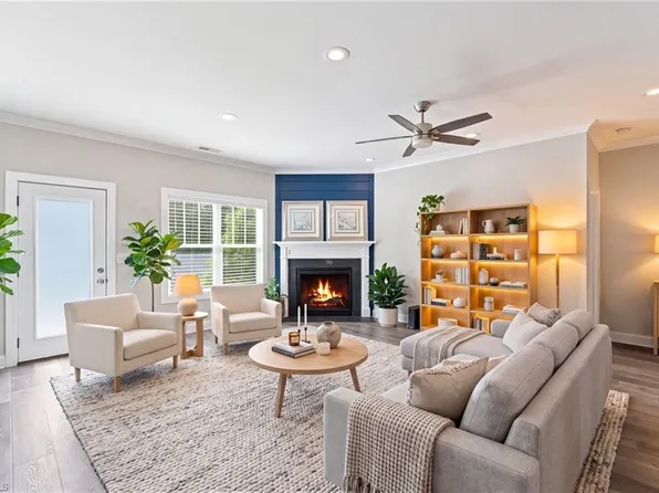 78 Robinhood Cir, Winston Salem, NC 27106