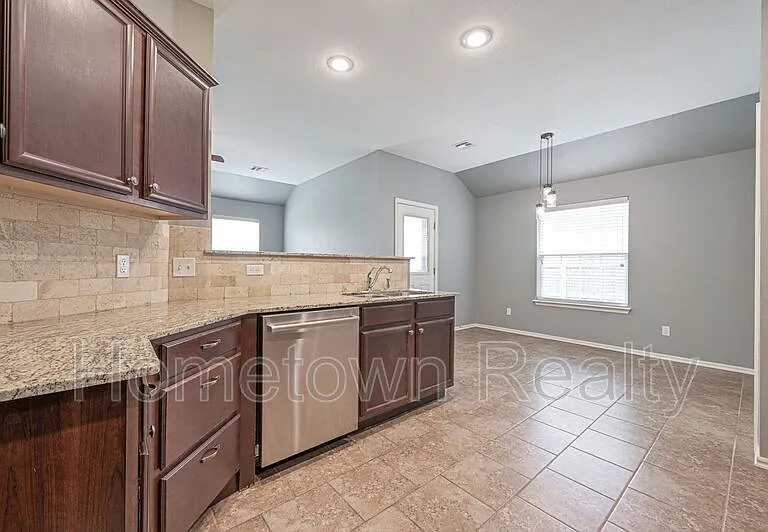11521 SW 24th St — Photo 14