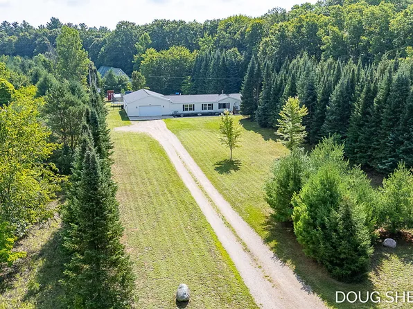2203 36th St, Allegan, MI 49010