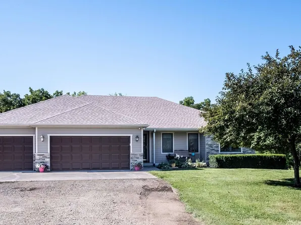 16501 134th Rd, Hoyt, KS 66440