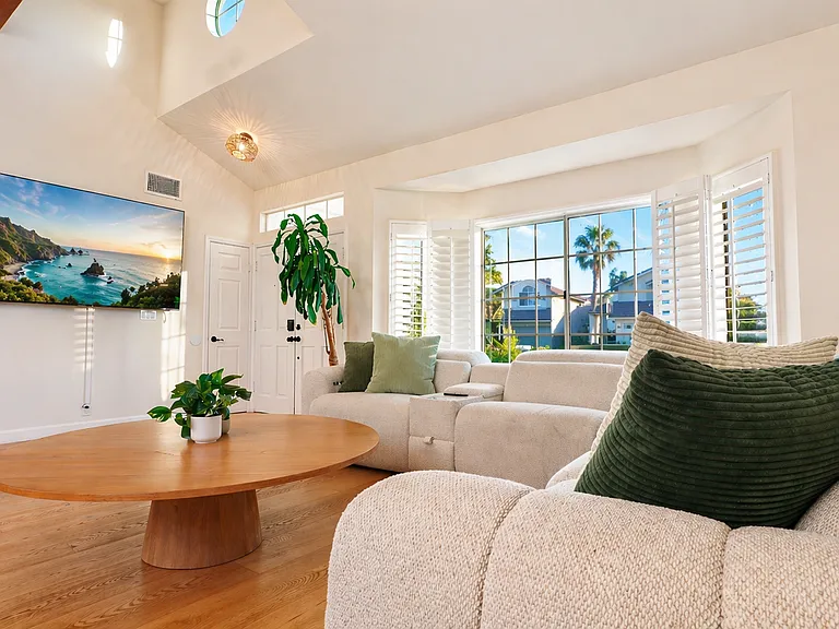 22411 Holly Ct — Photo 35