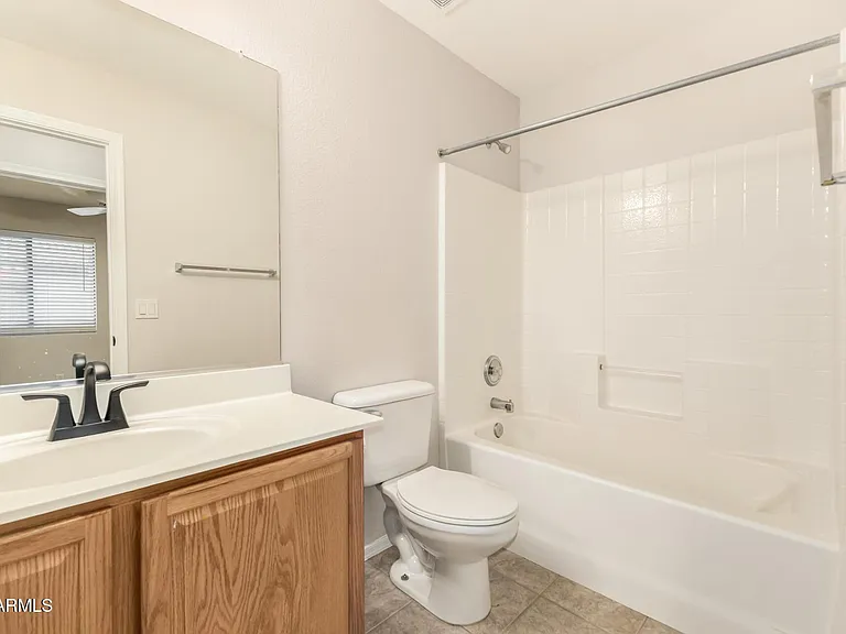 15526 W Lisbon Ln — Photo 9