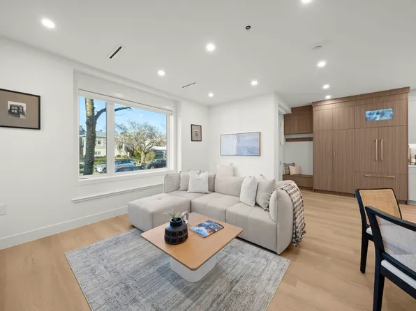 1278 E 63rd Ave #1, Vancouver, BC V5X 2L4