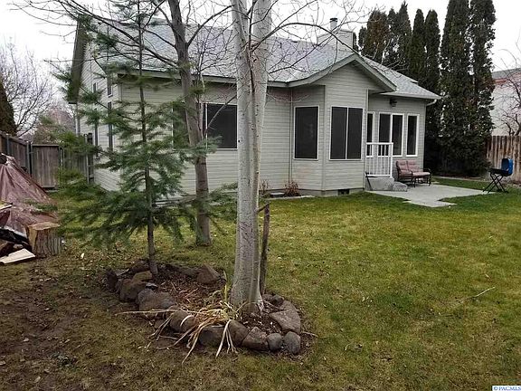 3rd image of 209 Timmerman Dr