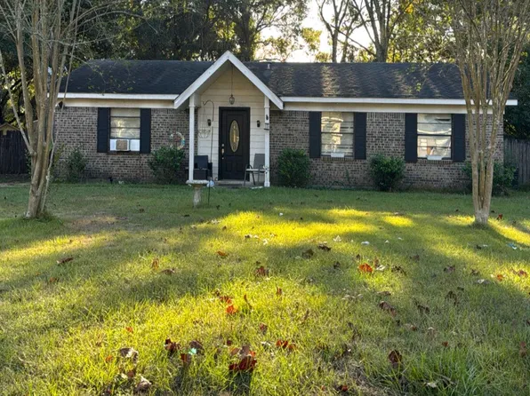 5743 Pheasant Ct, Theodore, AL 36582