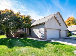 10 Elk Ct, Washington, IL 61571